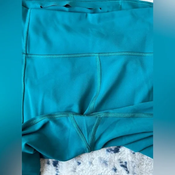 Lululemon In Movement Tight 25" - Picture 5 of 5